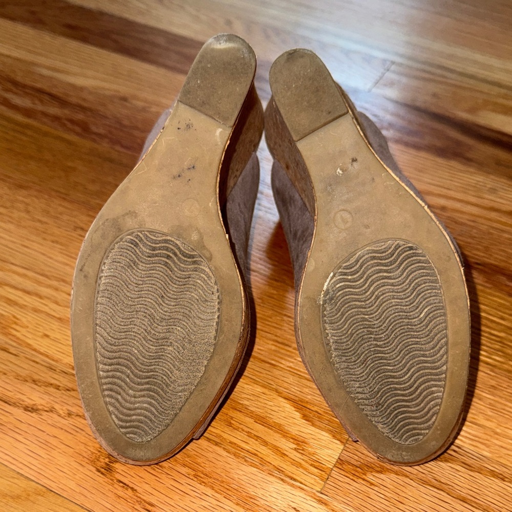 Audrey Brooke Taupe Wedge Sandals - Picture 4 of 4